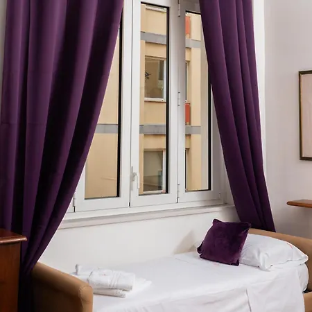 招待所 Cervantes 那不勒斯