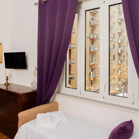 Cervantes בית הארחה נאפולי