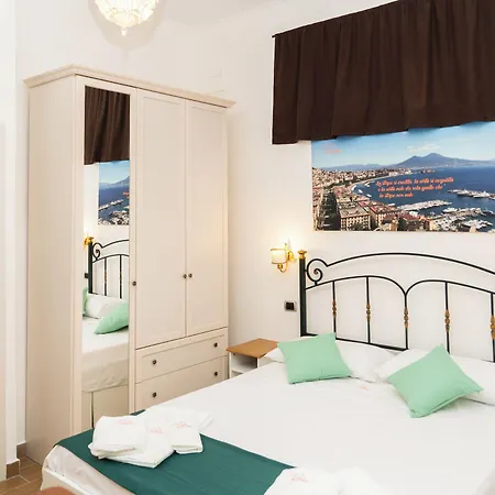 Cervantes בית הארחה נאפולי